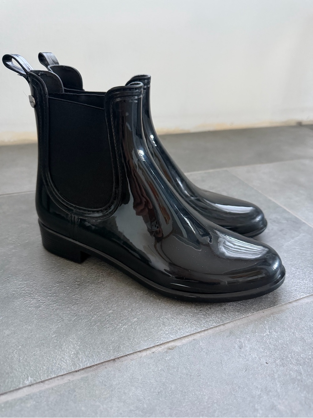 Aldo Black Patent Chelsea Rain Booties US 8.5/ EU 39